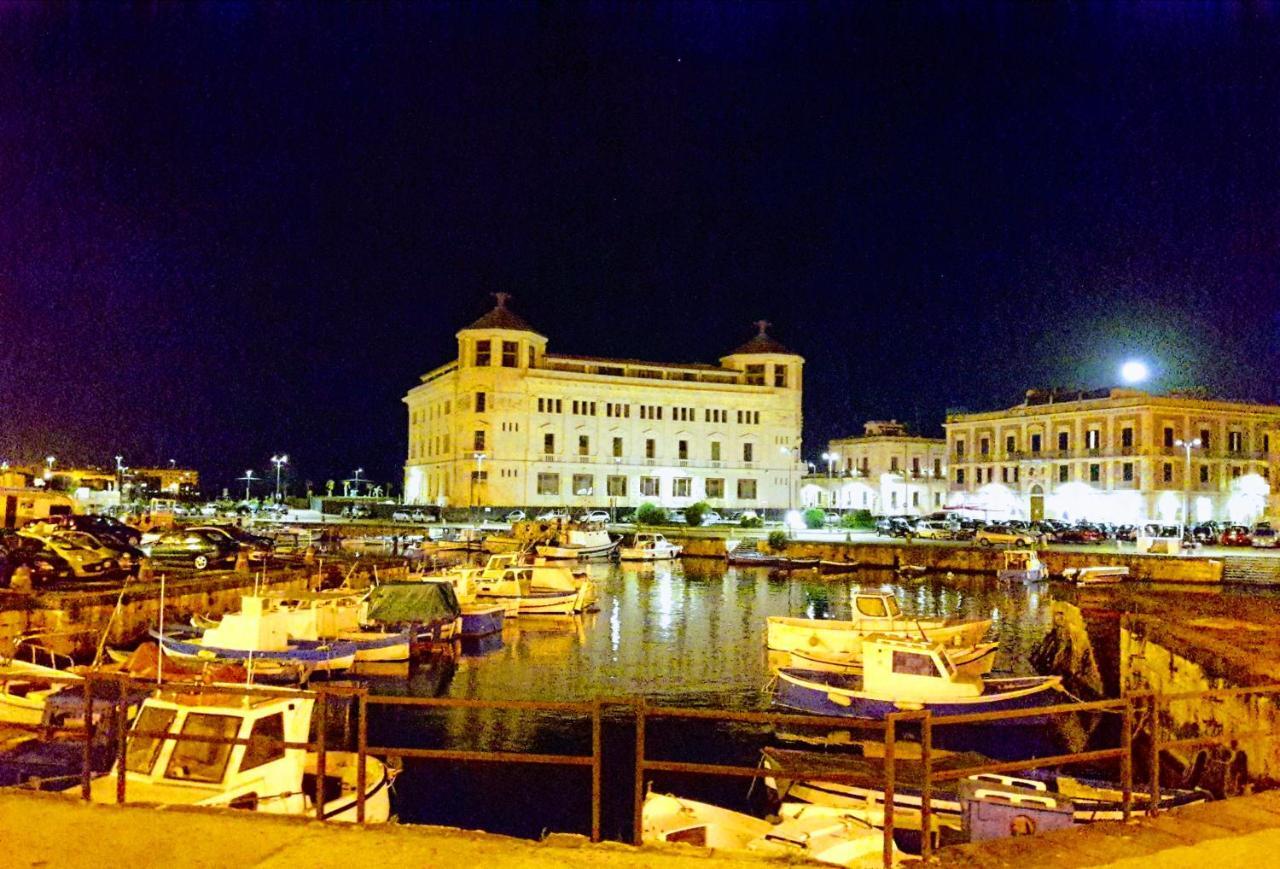 Incantevole Appartamento In Palazzo Storico Ortigia Syracuse Ngoại thất bức ảnh